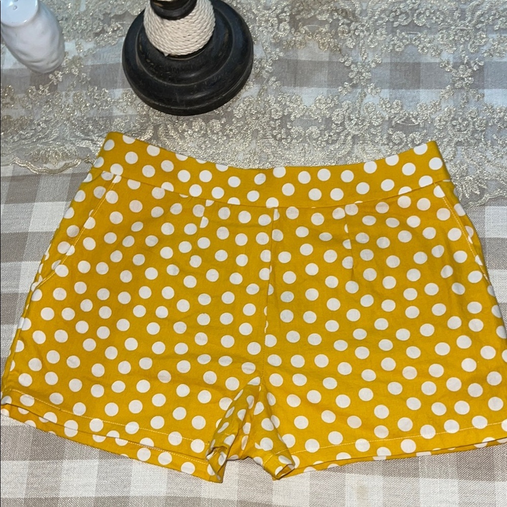 Yellow Polka Dot Women's Shorts Size 6 New